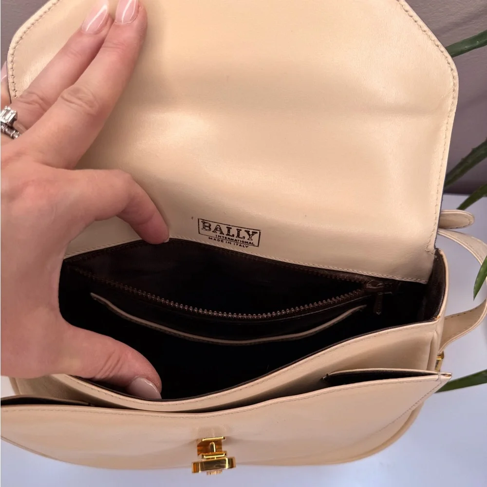 VTG 70s Bally International Cream Leather Shoulder Bag Italy Made Gold Hardware - Picture 8 of 14